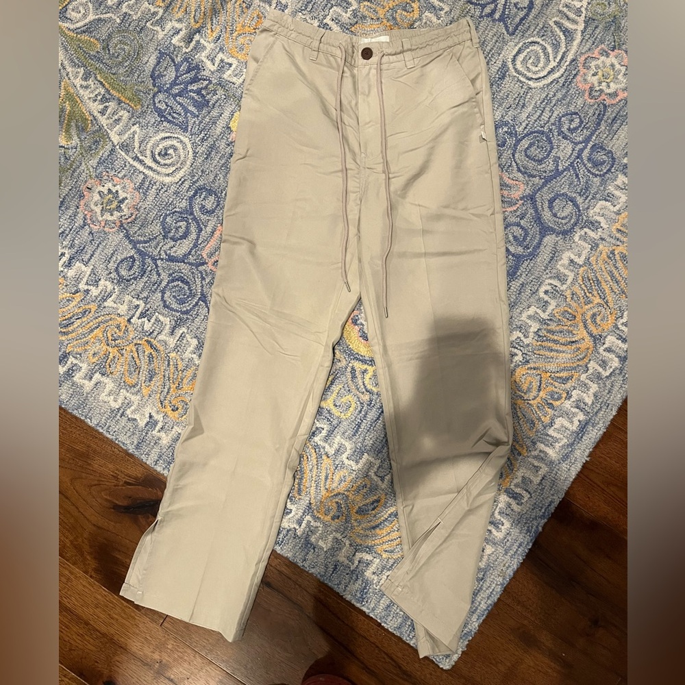 Standard Cloth Split Hem Trouser
UO